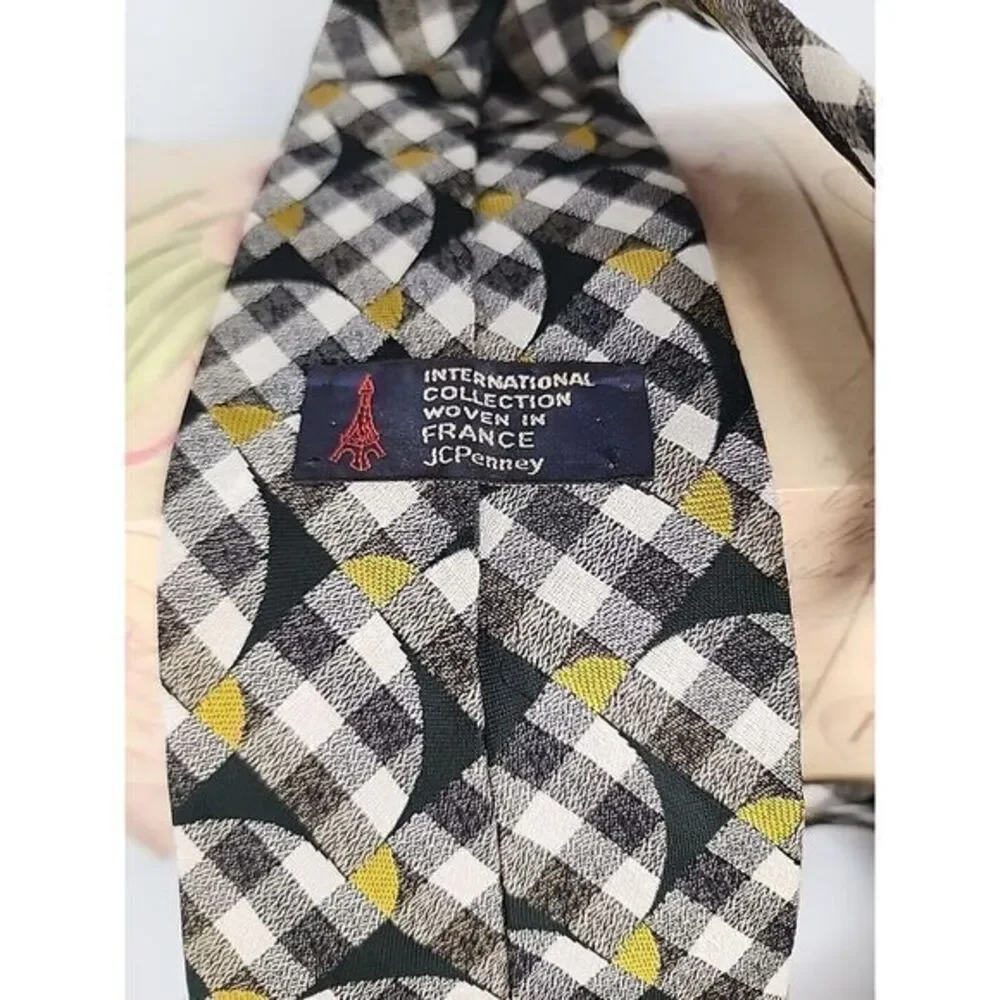 JC PENNY VINTAGE 1970s NECK TIE Retro Wide‎ Tie Geometric